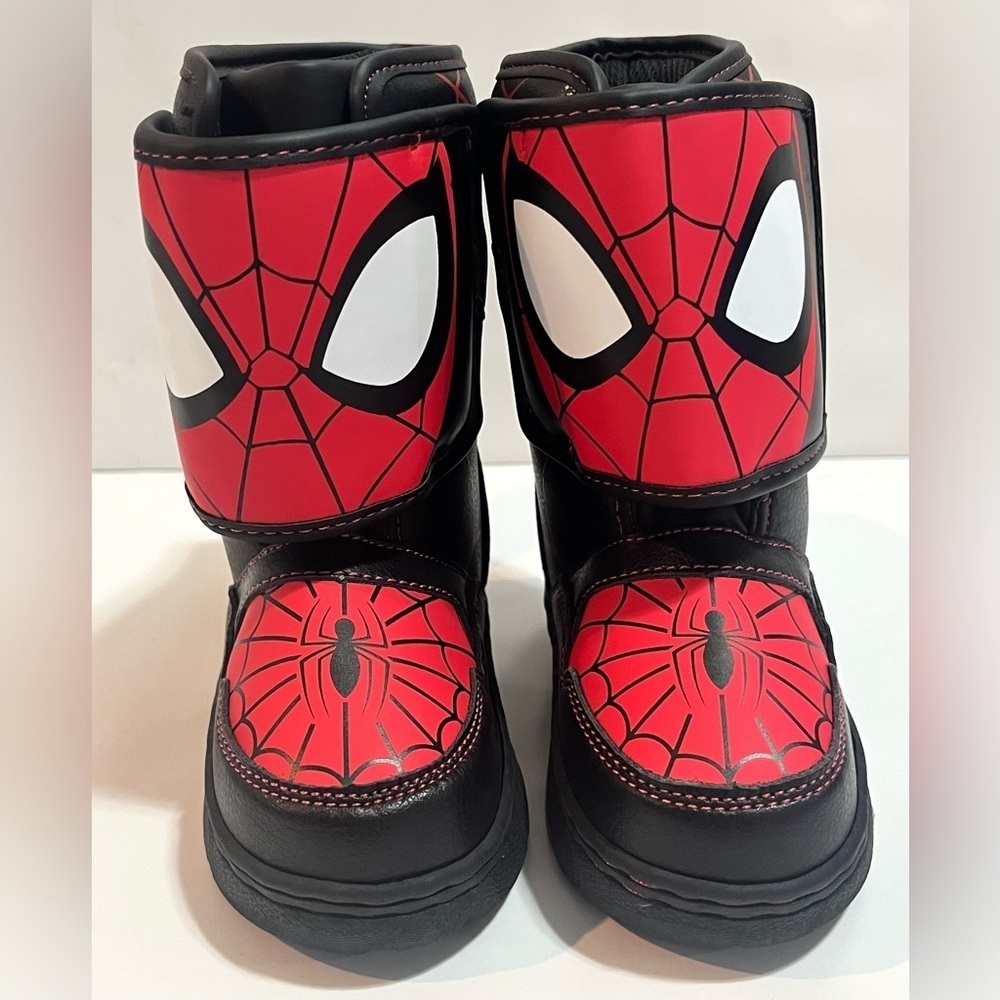 Marvel Spider-Man Themed Kids Boys Warm Winter Velcro Light-Up Boots Size 6